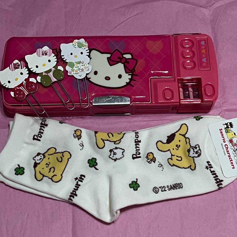 Hello Kitty Lot!